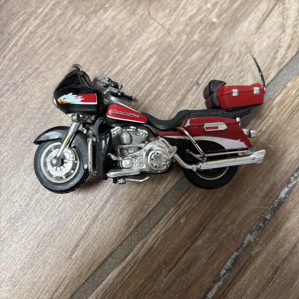 Maisto Harley Davidson 2014 CVO Breakout Diecast Motorcycle Cruiser